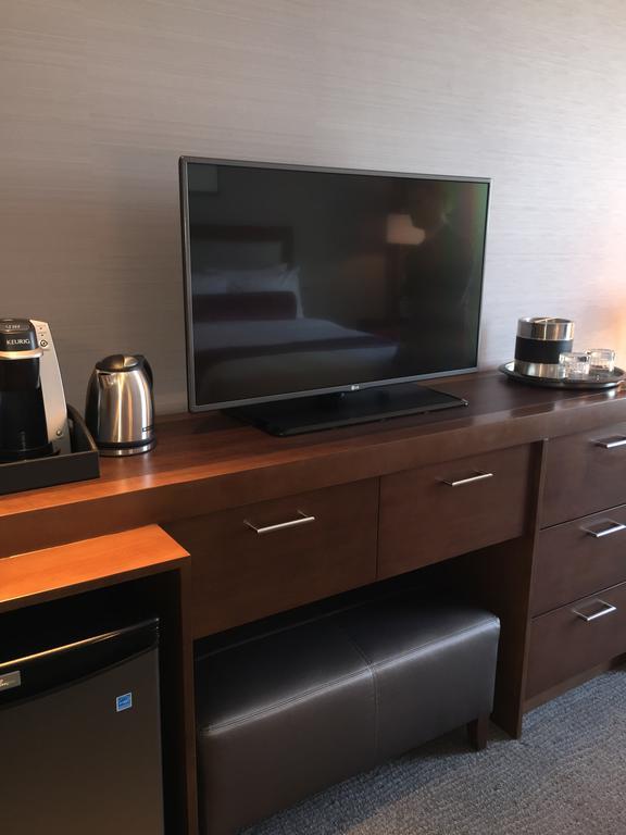 Hotel Parkwest Bicycle Casino Bell Gardens Habitación foto